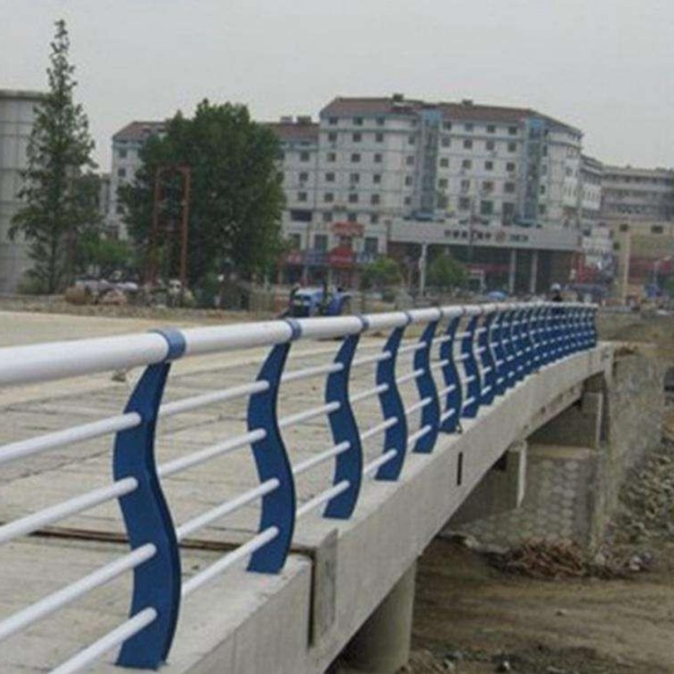 桥梁防撞护栏施工过程中的质量要求和注意事项